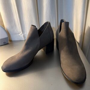 Eileen Fisher Gray Women's Ankle Boots